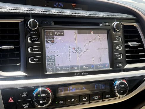 Used 2015 Toyota Highlander XLE AWD/4WD image 11