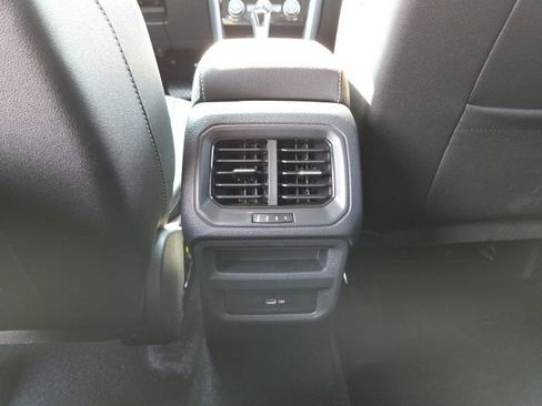 Used 2024 Volkswagen Taos SE image 22