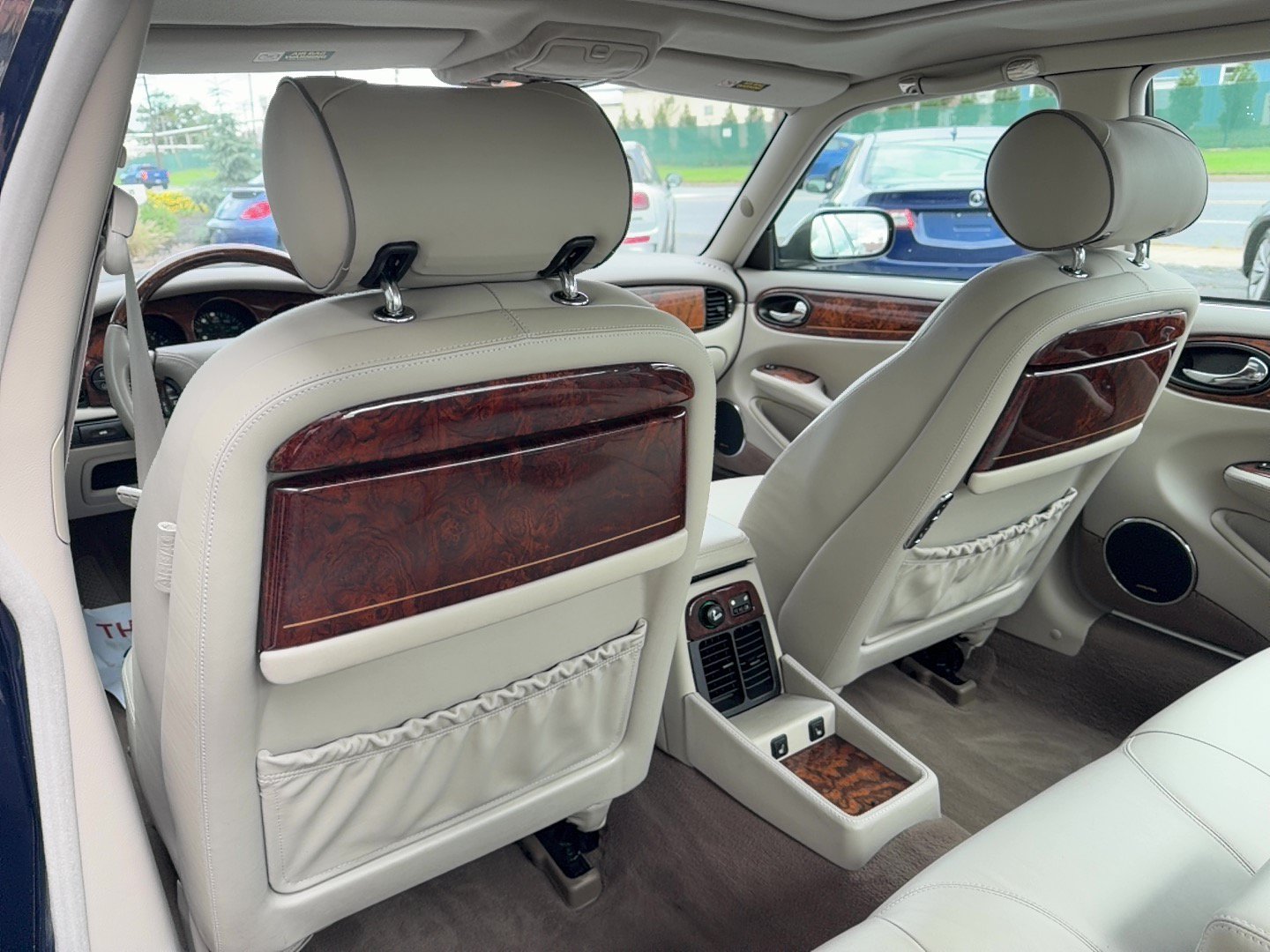 Used 2000 Jaguar XJ RWD image 22