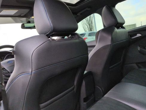 Used 2017 Ford Focus RS image 18