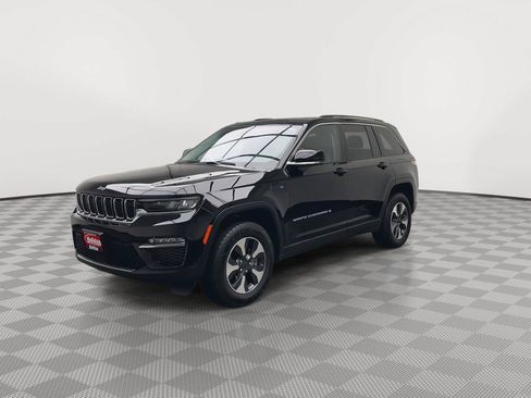 Used 2023 Jeep Grand Cherokee 4WD 4xe image 38