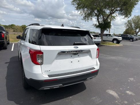 Used 2024 Ford Explorer XLT w/ Equipment Group 202A image 7
