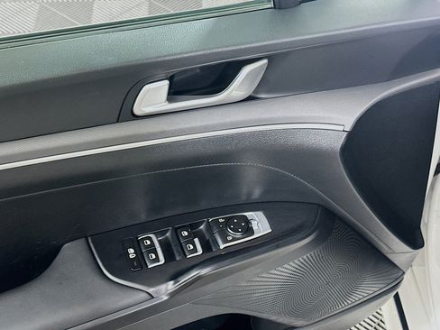 Used 2025 Kia K5 LXS image 15