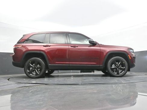 New 2025 Jeep Grand Cherokee Altitude AWD/4WD image 60