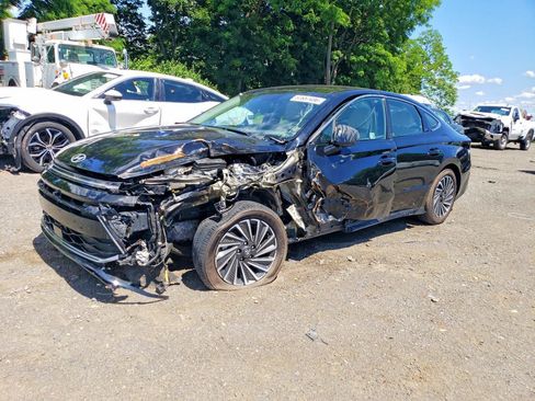 Used 2025 Hyundai Sonata Limited FWD image 2