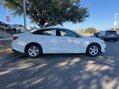 Used 2023 Chevrolet Malibu LS image 8