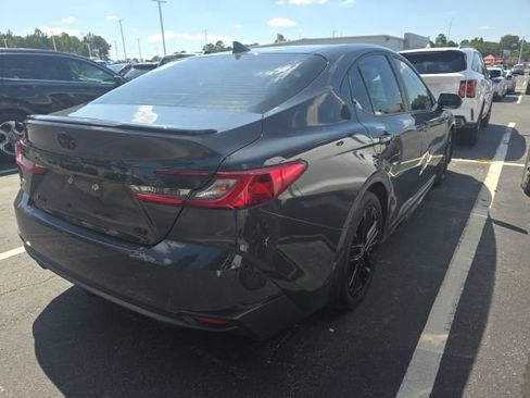 Used 2025 Toyota Camry SE w/ Convenience Package FWD image 4