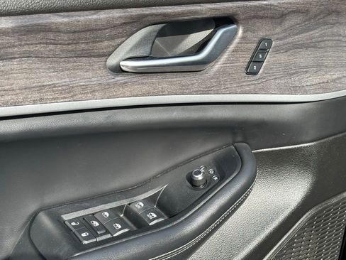 Used 2023 Jeep Grand Cherokee Limited w/ Luxury Tech Group II image 28