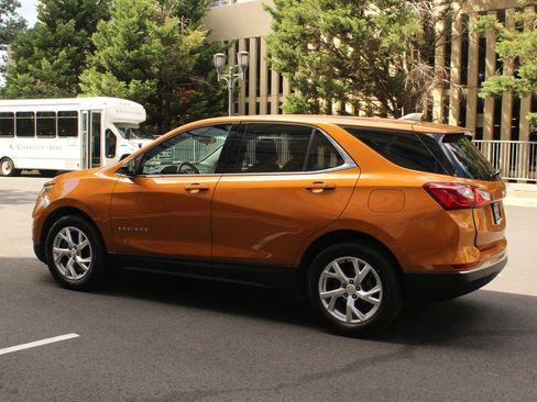 Used 2019 Chevrolet Equinox LT image 9