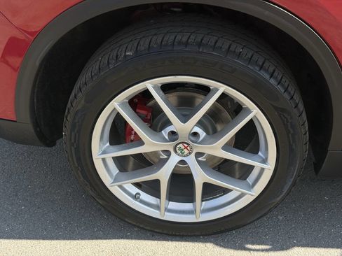 Used 2018 Alfa Romeo Stelvio Ti Sport image 37