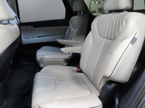Used 2023 Hyundai Palisade Limited image 16