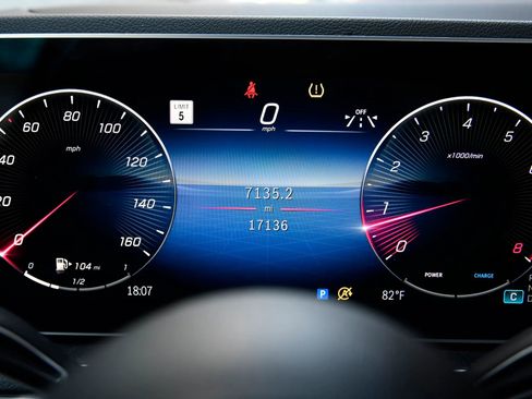 Used 2025 Mercedes-Benz GLE 350 4MATIC image 17