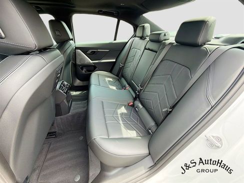 Used 2026 BMW 530i xDrive w/ M Sport Package AWD/4WD image 27