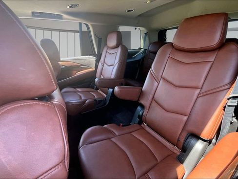 Used 2019 Cadillac Escalade Premium Luxury AWD/4WD image 27