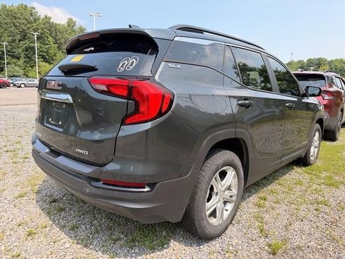 Used 2021 GMC Terrain SLE w/ Driver Convenience Package AWD/4WD image 18