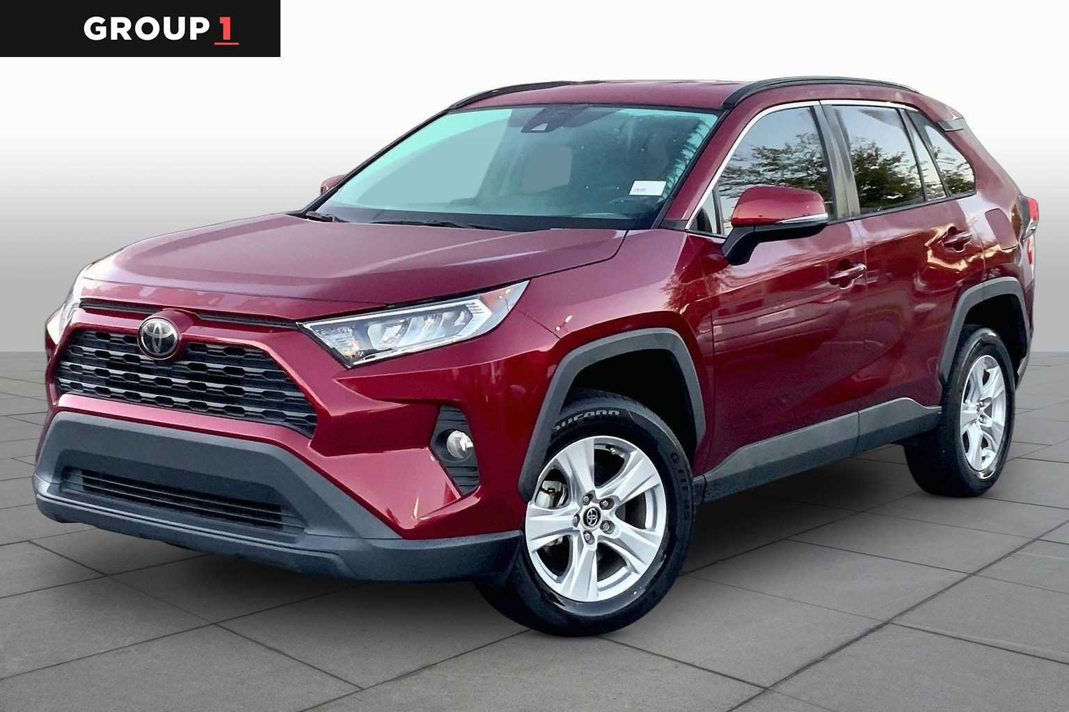 Used 2021 Toyota RAV4 XLE FWD image 1
