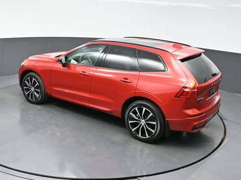 Used 2024 Volvo XC60 B5 Plus AWD/4WD image 38