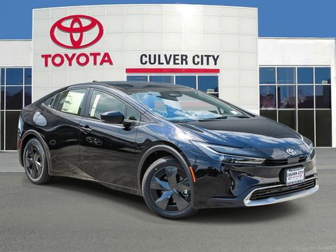 New 2026 Toyota Prius SE image 1