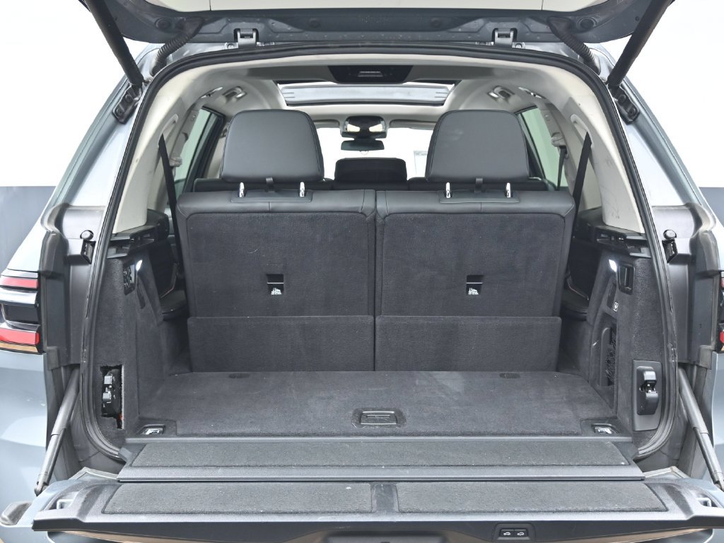 Used 2025 BMW X7 xDrive40i AWD/4WD image 7