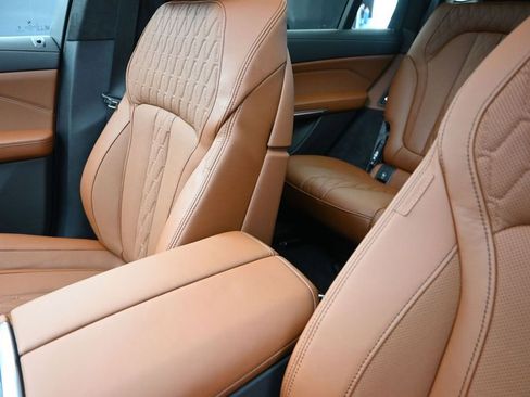 New 2026 BMW ALPINA XB7 AWD/4WD image 14