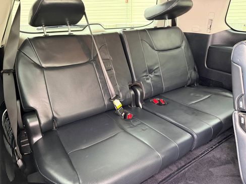 Used 2013 Lexus LX 570 4WD w/ Luxury Pkg image 14