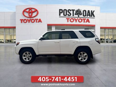 Used 2019 Toyota 4Runner SR5 RWD image 3