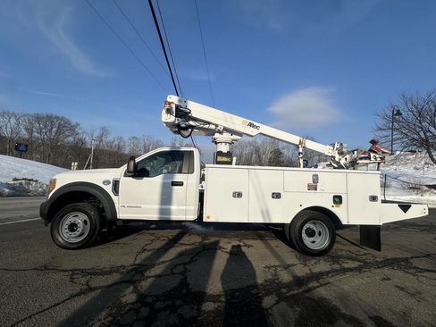 Used 2017 Ford F550 2WD Regular Cab Super Duty image 10