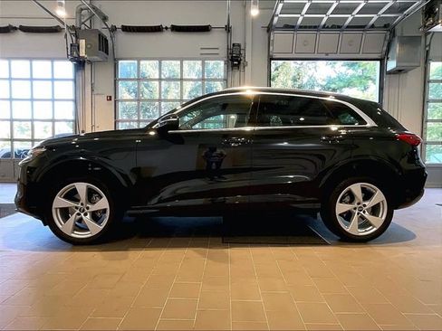 Used 2025 Audi Q5 Premium Plus w/ Premium Plus AWD/4WD image 3