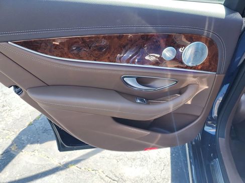 Used 2018 Mercedes-Benz E 300 4MATIC image 23