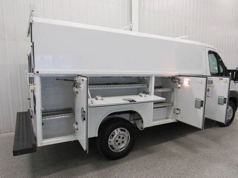 Used 2016 RAM ProMaster 2500 w/ Premium Appearance Group FWD image 27