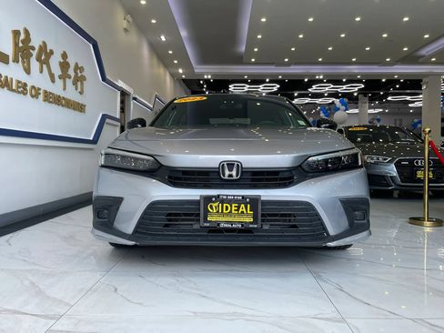 Used 2023 Honda Civic Sport image 3