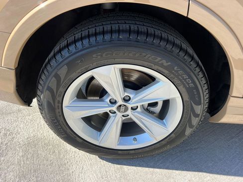 Certified 2025 Audi Q7 3.0T Premium w/ Convenience Package image 17