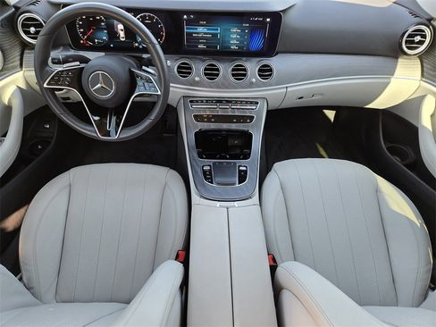 Used 2022 Mercedes-Benz E 350 Sedan image 5
