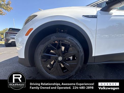New 2025 Volkswagen ID.4 Pro S Plus AWD/4WD image 11