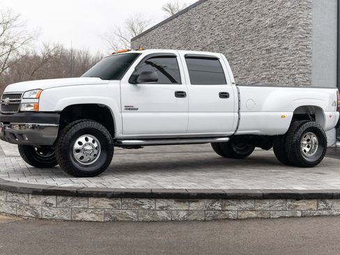 Used 2005 Chevrolet Silverado 3500 LT w/ Heavy-Duty Power Package image 10