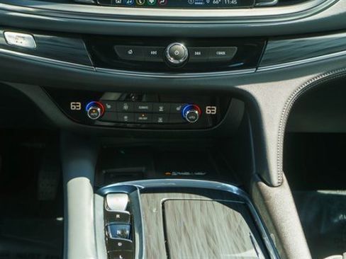 Used 2023 Buick Enclave Essence image 17
