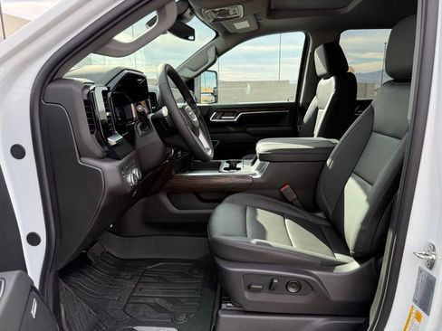 New 2026 GMC Sierra 2500 SLT image 10