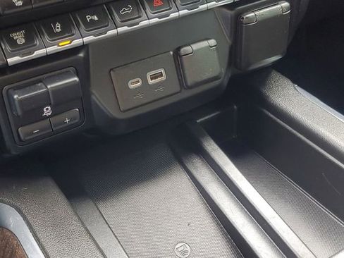 Used 2022 GMC Sierra 2500 Denali image 29