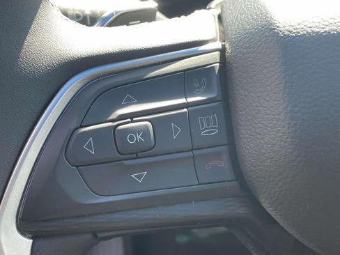 Used 2024 Jeep Grand Cherokee L Laredo image 21