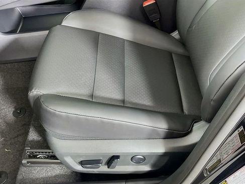 New 2026 Nissan Rogue SV FWD image 18