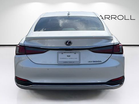 Used 2020 Lexus ES 300h w/ Premium Package FWD image 4