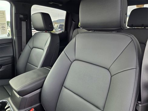 New 2026 GMC Canyon Elevation w/ Convenience Package image 16