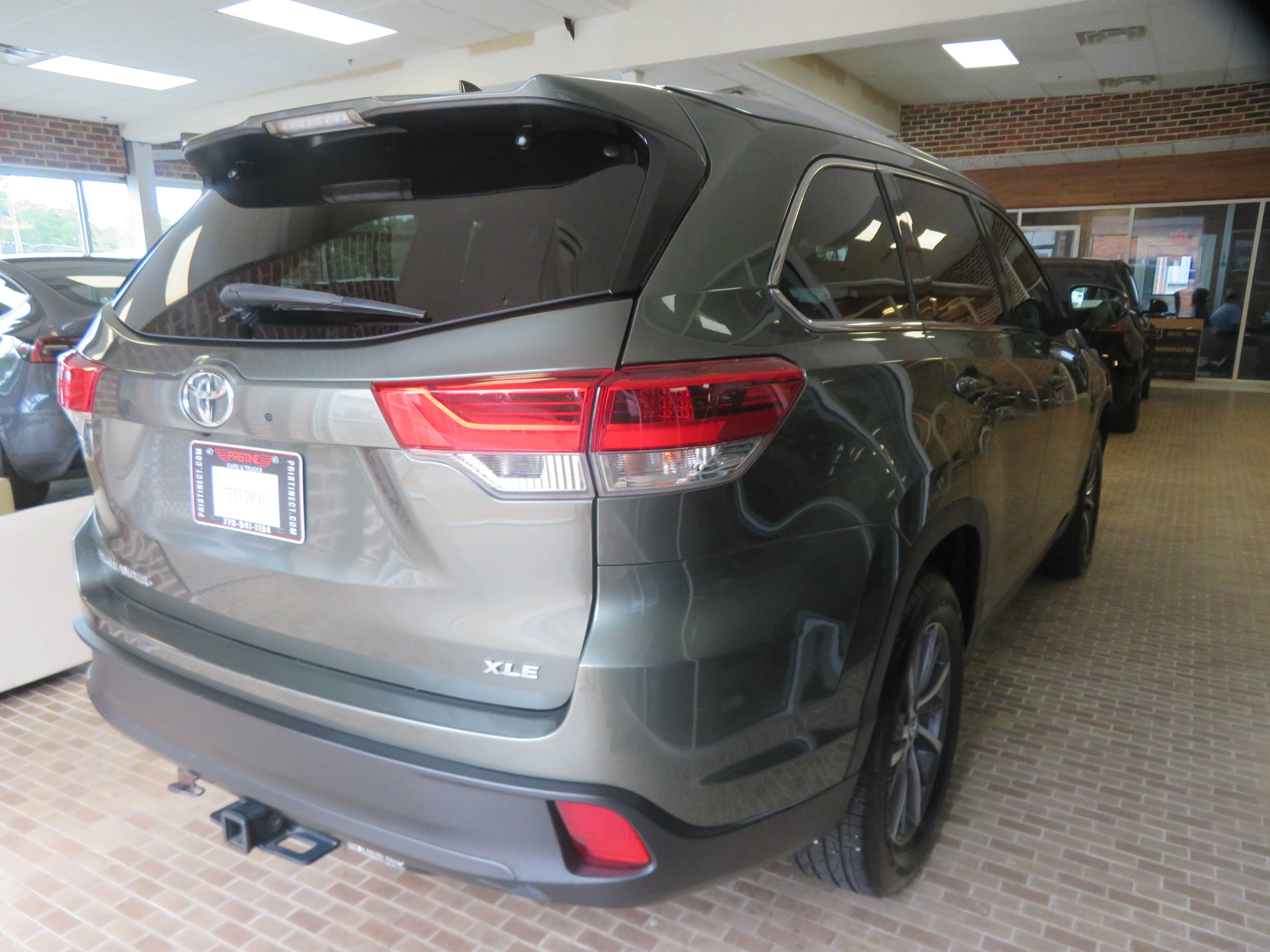 Used 2019 Toyota Highlander XLE FWD image 72