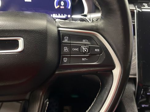 Used 2021 Jeep Grand Cherokee L Limited AWD/4WD image 7