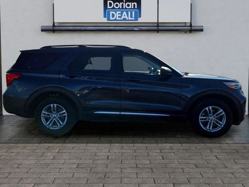 Used 2023 Ford Explorer XLT w/ Equipment Group 202A AWD/4WD image 2