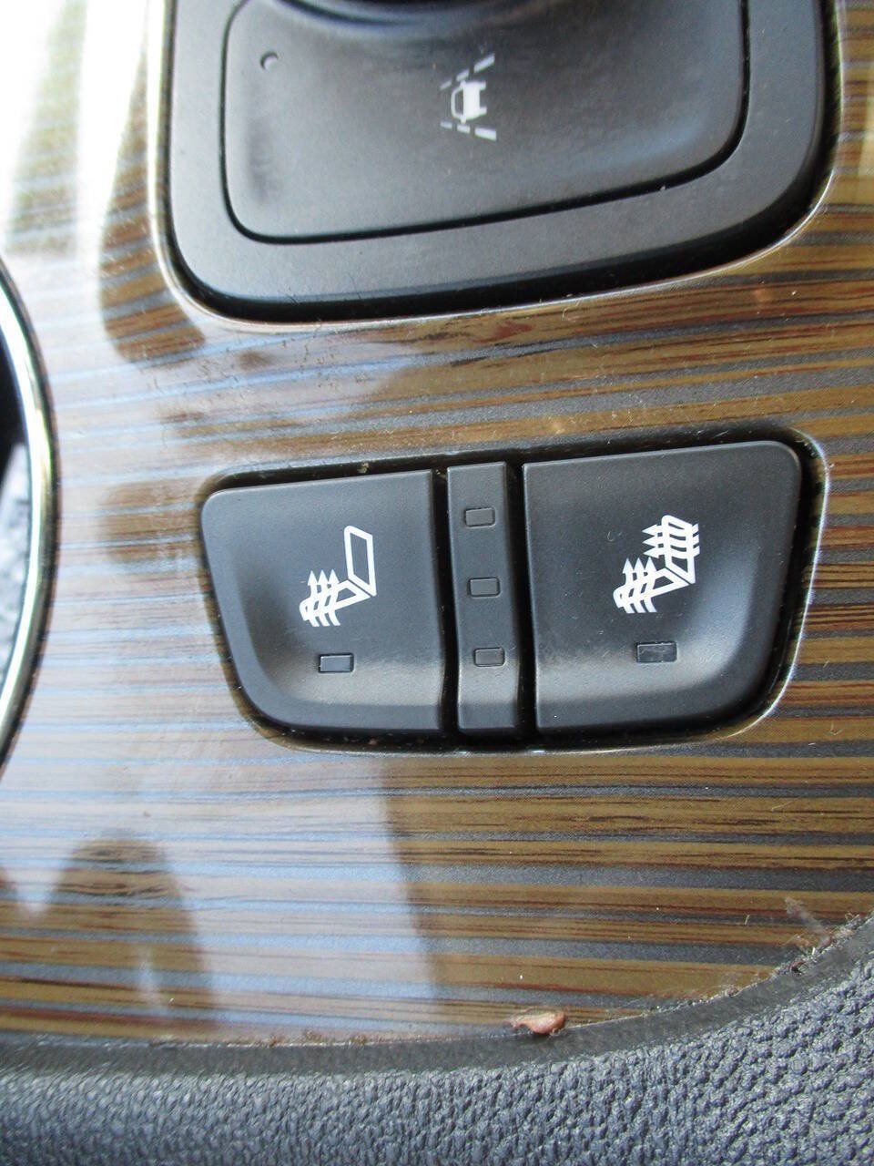Used 2023 GMC Acadia SLE w/ Driver Convenience Package FWD image 24