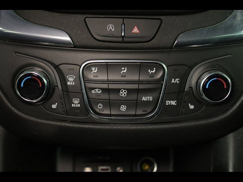 Used 2023 Chevrolet Equinox LT image 25