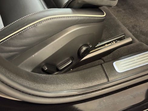 Used 2022 Volvo S90 B6 R-Design w/ Advanced Package image 28