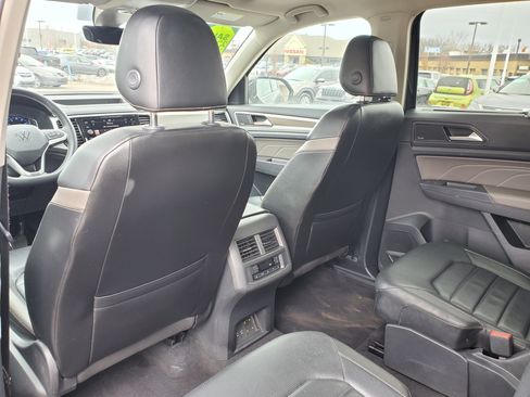 Used 2021 Volkswagen Atlas SEL Premium image 12