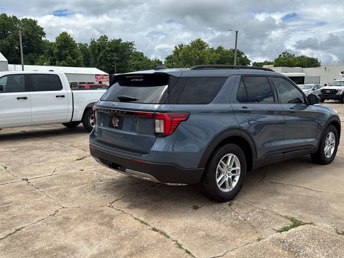 New 2026 Ford Explorer Active w/ Active Comfort Package RWD image 8